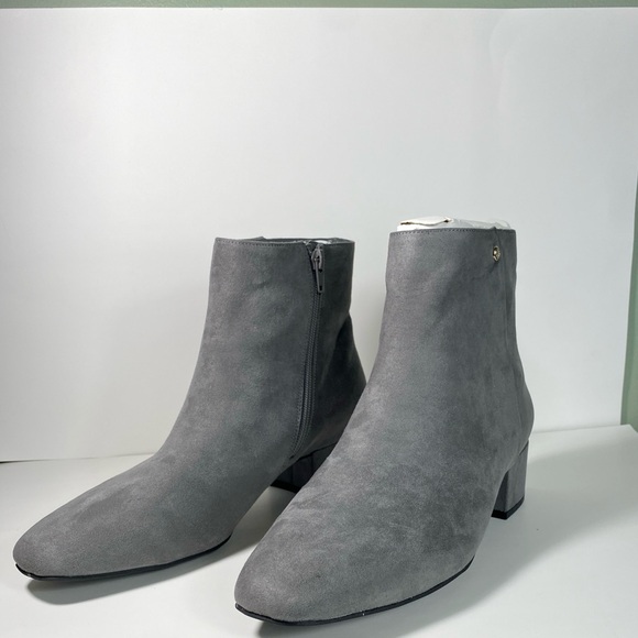 Charter Club 9.5 medium NWT Heather Gray Boots - Picture 5 of 11